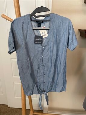 Chambric Short-Sleeve Button-Down Tie Hem Shirt